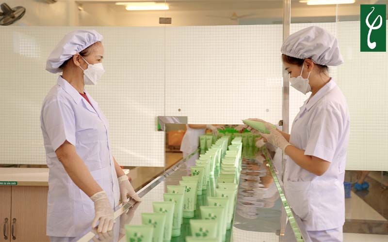 gia công sữa rửa mặt da dầu tại Nhà máy Nam dược Hải Long