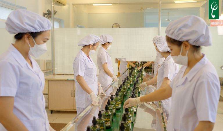 gia công sữa rửa mặt dạng gel trong