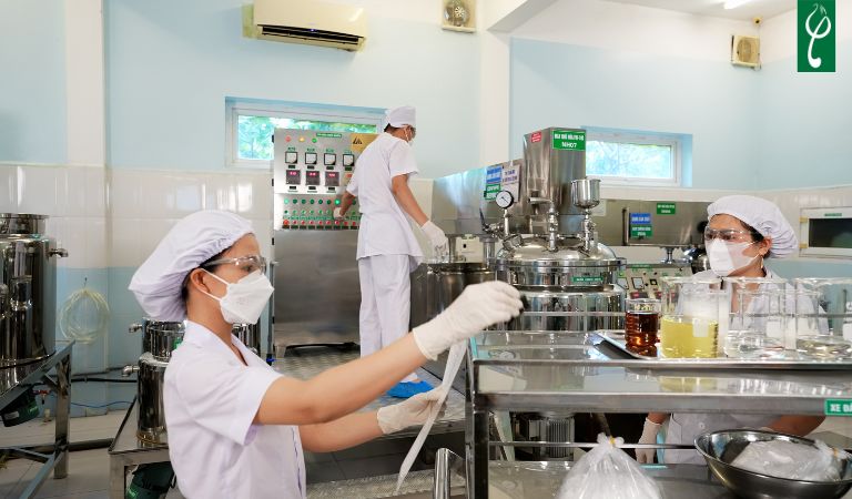 Gia công sữa rửa mặt mật ong