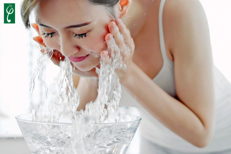 dùng kem chống nắng trước hay sau trang điểm-3