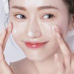 Dưỡng ẩm trước hay kem chống nắng trước?