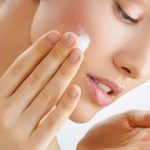 Sữa rửa mặt trị mụn đầu đen của Nhật