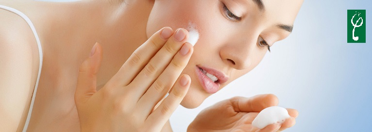 Sữa rửa mặt trị mụn đầu đen của Nhật