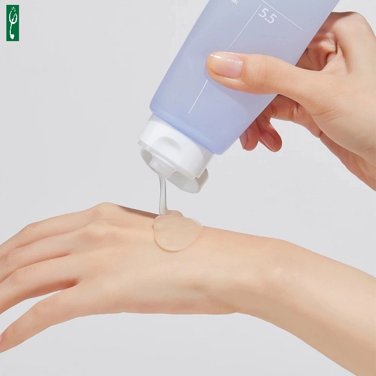 Sữa rửa mặt trị nhờn của Nhật