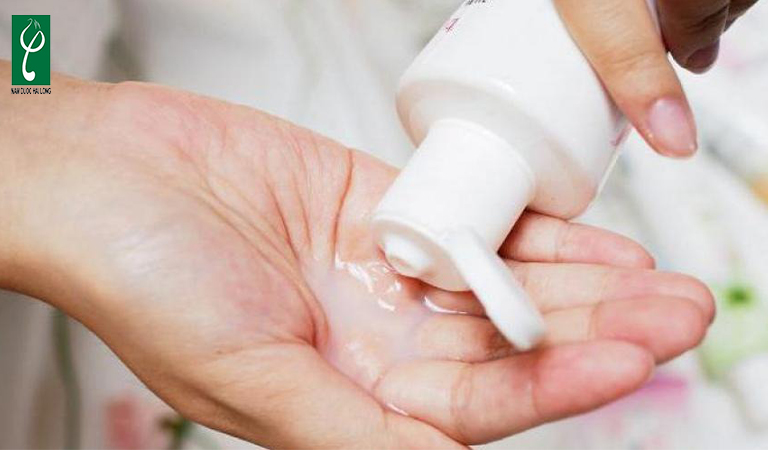 Có nên dùng dung dịch vệ sinh phụ nữ không? Cách dùng đúng Có nên dùng dung dịch vệ sinh phụ nữ không