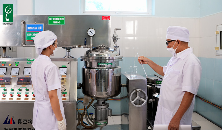 gia công nước hoa hương hoa mẫu đơn