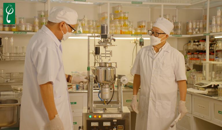 gia công nước hoa hương hoa mộc