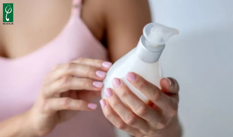 Bầu có nên dùng dung dịch vệ sinh không