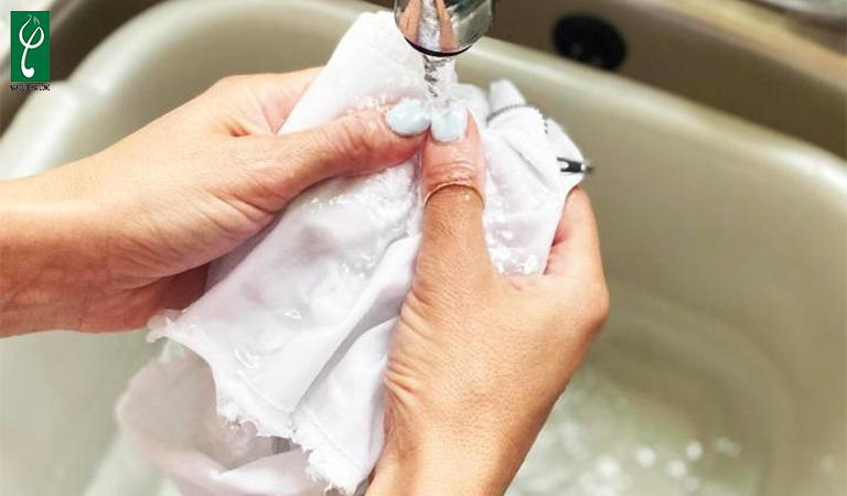 Giặt quần lót bằng dung dịch vệ sinh phụ nữ được không