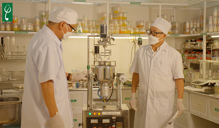 gia công nước hoa hương phấn