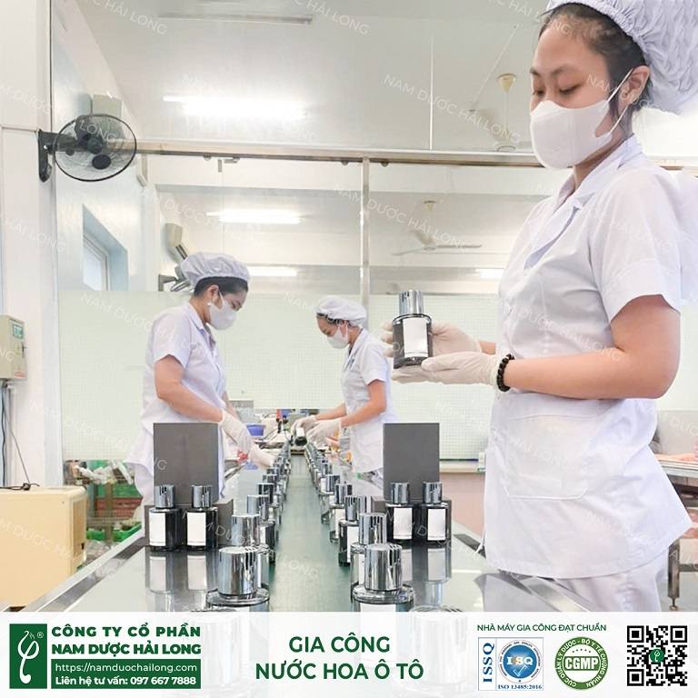 Quy trình gia công nước hoa xe hơi trọn gói gồm tư vấn ý tưởng, phát triển hương, thiết kế bao bì, hoàn thiện pháp lý và sản xuất đạt chuẩn CGMP