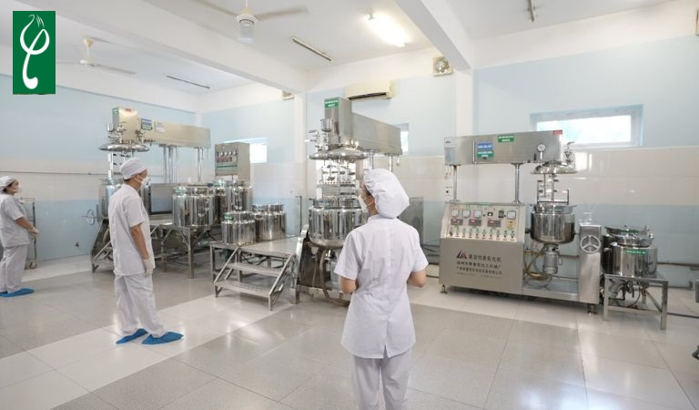 nhà máy gia công mỹ phẩm