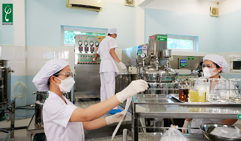 Nam Dược Hải Long sản xuất nước tẩy trang trọn gói gia công nước tẩy trang