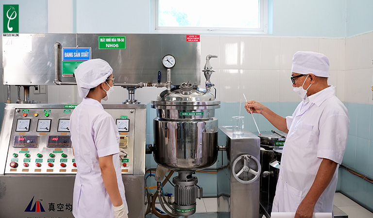 gia công sữa tắm gội em bé thảo dược
