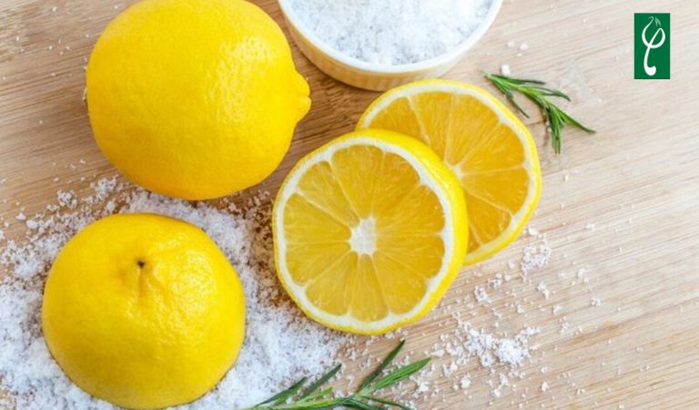 Chanh kết hợp muối khử mùi khó chịu