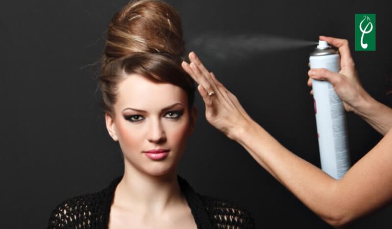 Cách làm sạch keo xịt tóc ngay tại nhà, không gây hư tổn Hạn chế sử dụng keo xịt tóc độ giữ nếp cao để bảo vệ tóc