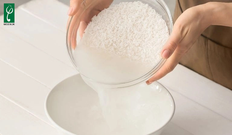 Rửa mặt bằng nước vo gạo được không