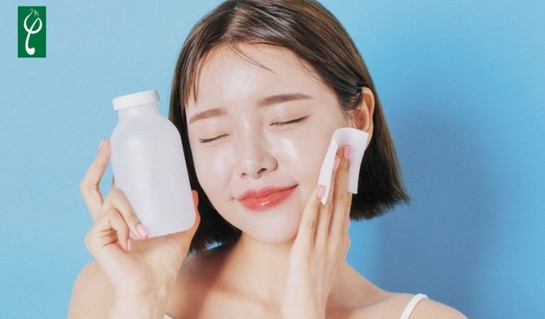 nước tẩy trang giá học sinh