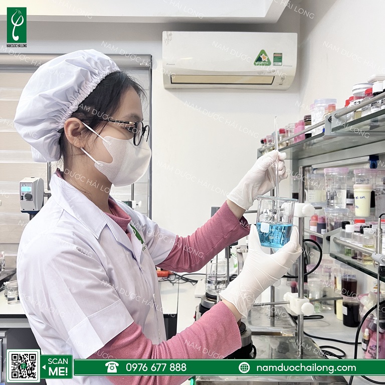 Quy trình sản xuất tại nhà máy đạt chuẩn CGMP được kiểm tra chất lượng nghiêm ngặt