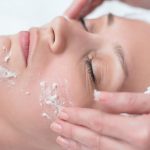 Làm sao để mặt bớt mụn