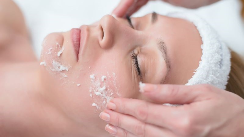 Làm sao để mặt bớt mụn