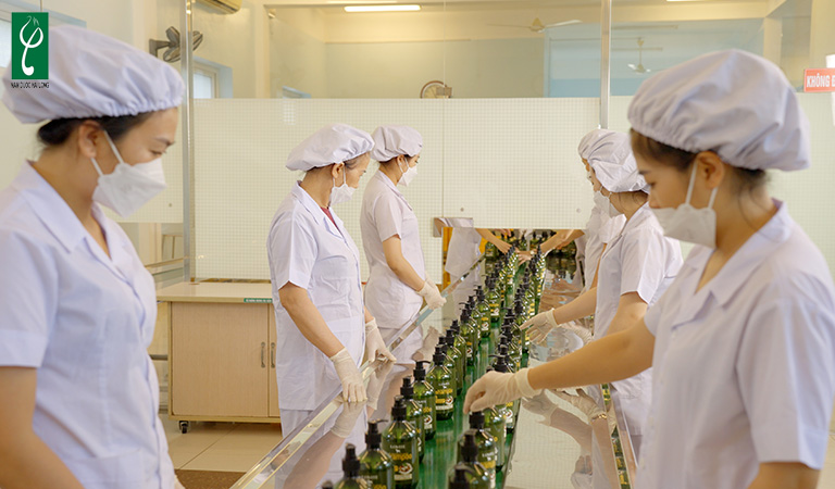 Nhà máy gia công sữa tắm