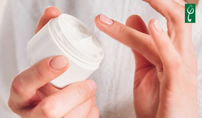 Kem dưỡng đêm có kết cấu đặc để khóa ẩm và cung cấp dưỡng chất tối ưu cho quá trình phục hồi