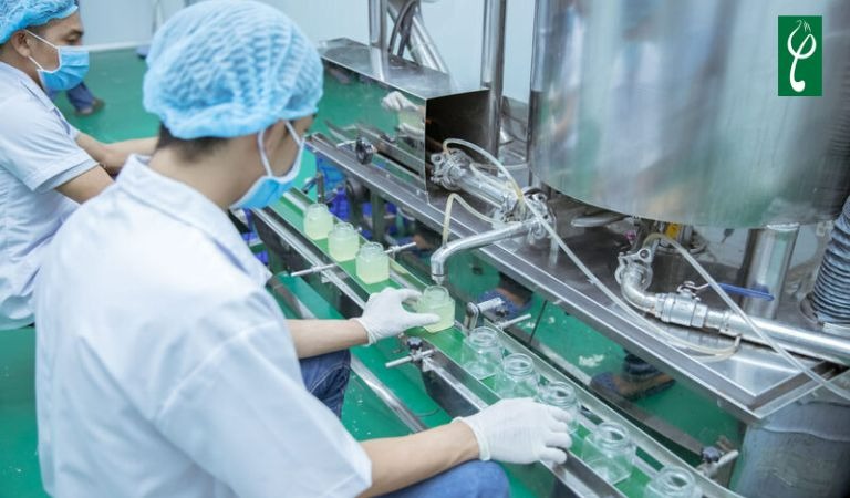 Gia công kem dưỡng ban ngày ưu tiên thành phần lành tính, công thức chuẩn CGMP
