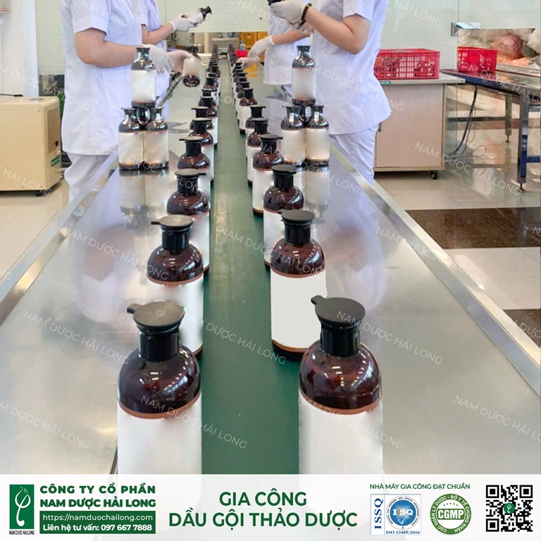 Quy trình gia công dầu gội chuyên nghiệp, đáp ứng tiêu chuẩn Bộ Y Tế Quy trình gia công dầu gội cần pha chế các thành phần theo thứ tự phù hợp