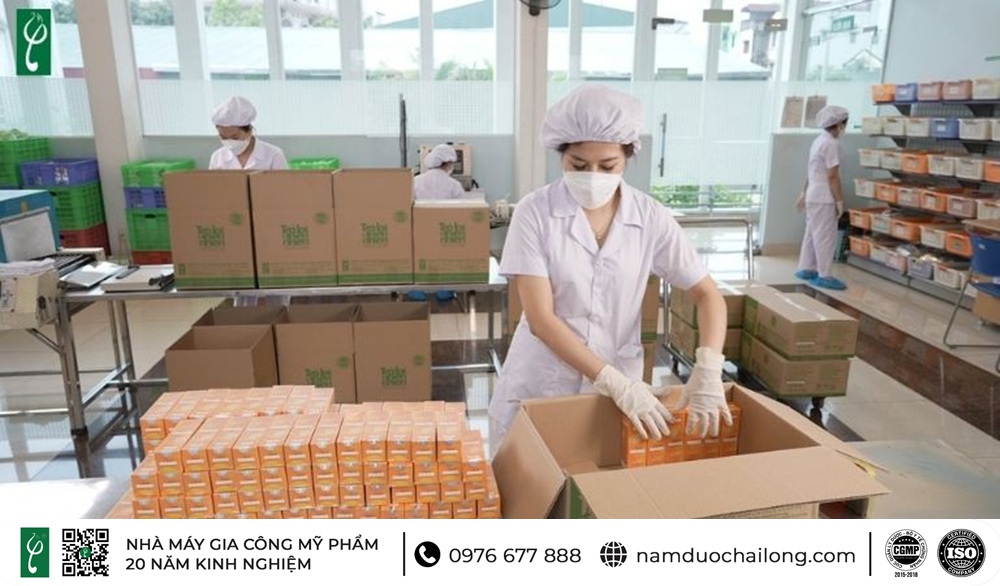 Gia-Cong-My-Pham-Doc-Quyen-6.jpg